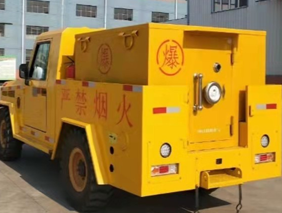 铁西凯龙爆破器材运输车：保障爆破任务的安全运行