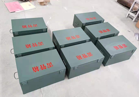 铁西炸药箱和雷管箱一般是怎么存放的？